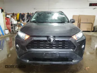 2019 Toyota RAV4 XLE Premium with VIN JTMA1RFV9KD016329, listed as a Copart auction lot 49913115 with 60,424 mi miles and Salvage Title. Bid and sale history available at carsss.com. Image 5.