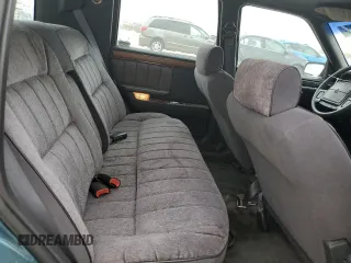 1993 Dodge Dynasty LE z VIN 1B3XC56R3PD124521, wystawiony jako Copart lot #51825725 z przebiegiem 94 336 mil mil oraz Szkoda całkowita • Salvage title. Historia ofert i sprzedaży dostępna na DreamBid. Obrazek 10.
