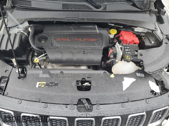 2019 Jeep Compass Latitude with VIN 3C4NJDBB3KT766898, listed as a Copart auction lot 85797534 with 17,398 mi miles and Salvage title. Bid and sale history available at DreamBid. Image 12.