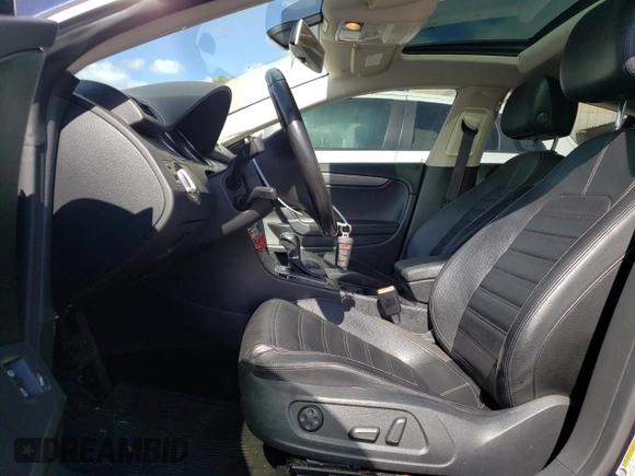 2013 Volkswagen CC Lux with VIN WVWRP7AN4DE533113, listed as a Copart auction lot 74125524 with 137,361 mi miles and Clean Title. Bid and sale history available at carsss.com. Image 7.