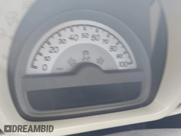 2015 Smart fortwo Passion with VIN WMEEJ9AA4FK831076, listed as a IAAI auction lot 42424797 with Not provided miles and . Bid and sale history available at DreamBid. Image 14.