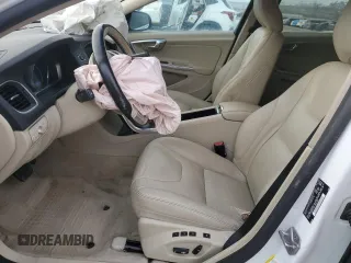 2016 Volvo V60 T5 Drive-E Premier z VIN YV140MEK3G1316185, wystawiony jako Copart lot #49115635 z przebiegiem 76 199 mil mil oraz Szkody całkowita. Historia ofert i sprzedaży dostępna na DreamBid. Obrazek 7.