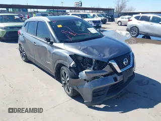 2020 Nissan Kicks SV with VIN 3N1CP5CV0LL550449, listed as a IAAI auction lot 41654345 with 71,297 mi miles. Bid and sale history available at carsss.com. Image 1.