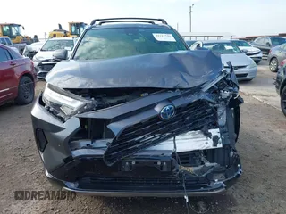 2022 Toyota RAV4 Hybrid SE z VIN JTM16RFV5ND053223, wystawiony jako IAAI lot #42217744 z przebiegiem 43 878 mil mil oraz . Historia ofert i sprzedaży dostępna na DreamBid. Obrazek 11.