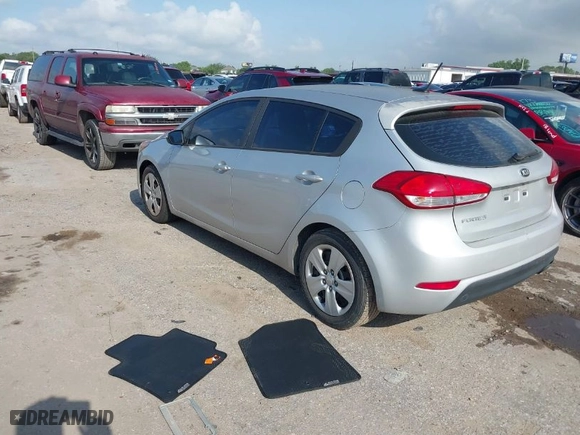 2016 Kia Forte 5-Door LX with VIN KNAFK5A8XG5629507, listed as a IAAI auction lot 42098605 with 140,627 mi miles. Bid and sale history available at carsss.com. Image 3.