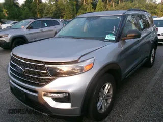 2022 Ford Explorer XLT z VIN 1FMSK8DH7NGA50616, wystawiony jako IAAI lot #42845572 z przebiegiem 21 441 mil mil oraz . Historia ofert i sprzedaży dostępna na DreamBid. Obrazek 2.