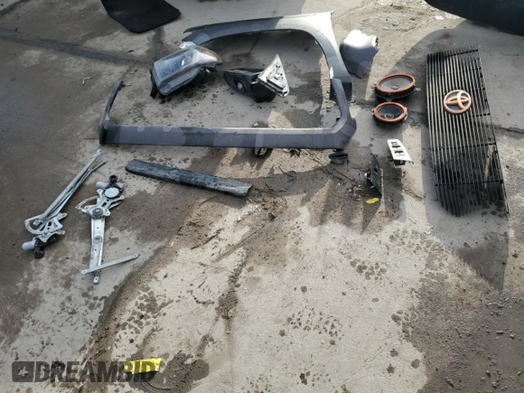 2016 Toyota Tundra 4WD Truck Platinum with VIN 5TFAW5F19GX537967, listed as a Copart auction lot 46597485 with 50,466 mi miles and Salvage Title. Bid and sale history available at carsss.com. Image 12.