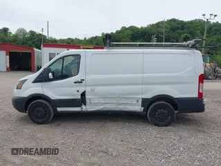 2019 Ford Transit z VIN 1FTYR1YG3KKB67475, wystawiony jako IAAI lot #42293822 z przebiegiem 125 529 mil mil oraz . Historia ofert i sprzedaży dostępna na DreamBid. Obrazek 13.