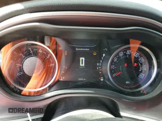 2019 Dodge Challenger SXT z VIN 2C3CDZAG3KH727458, wystawiony jako Copart lot #55354915 z przebiegiem 93 970 mil mil oraz Nie do naprawy • Non repairable. Historia ofert i sprzedaży dostępna na DreamBid. Obrazek 9.