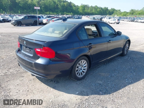 2009 BMW 3 Series 328i with VIN WBAPH77589NL82437, listed as a IAAI auction lot 42035078 with 226,583 mi miles. Bid and sale history available at carsss.com. Image 4.