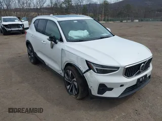 2024 Volvo XC40 с VIN YV4L12UF8R2317284, выставлен на аукционе IAAI как лот 41849324 с пробегом 8 210 миль миль и . История ставок и продаж доступна на DreamBid. Изображение 1.