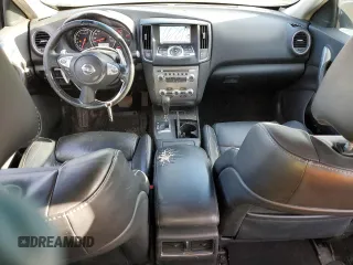 2014 Nissan Maxima SV z VIN 1N4AA5AP7EC463209, wystawiony jako Copart lot #83250134 z przebiegiem 223 771 mil mil oraz Czysty tytuł • Clean title. Historia ofert i sprzedaży dostępna na DreamBid. Obrazek 8.