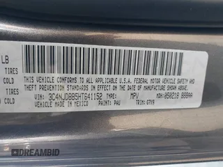 2017 Jeep Compass Latitude with VIN 3C4NJDBB5HT641152, listed as a IAAI auction lot 40330620 with 116,809 mi miles. Bid and sale history available at carsss.com. Image 9.