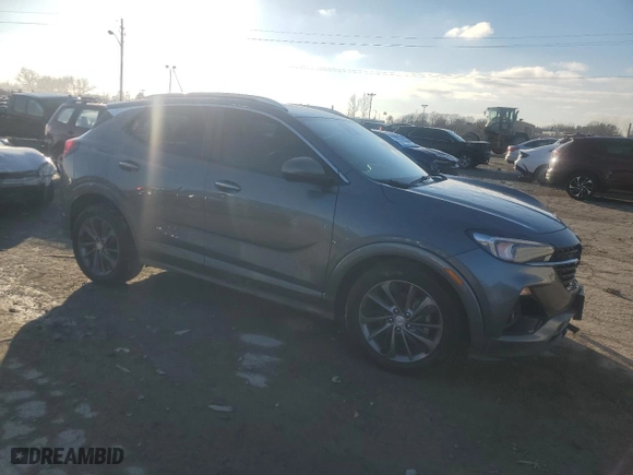 2020 Buick Encore GX Select with VIN KL4MMDSL5LB121968, listed as a Copart auction lot 83608324 with 33,108 mi miles and Salvage Title. Bid and sale history available at carsss.com. Image 4.