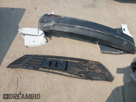 2025 Toyota Sienna LE z VIN 5TDKRKEC8SS245934, wystawiony jako IAAI lot #42274195 z przebiegiem 4 933 mil mil oraz . Historia ofert i sprzedaży dostępna na DreamBid. Obrazek 12.