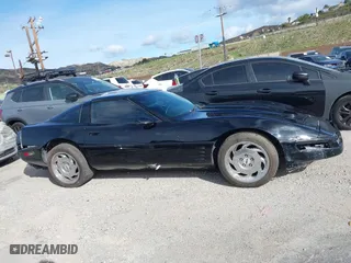 1992 Chevrolet Corvette with VIN 1G1YY23P7N5115133, listed as a IAAI auction lot 41797315 with 138,579 mi miles. Bid and sale history available at carsss.com. Image 13.