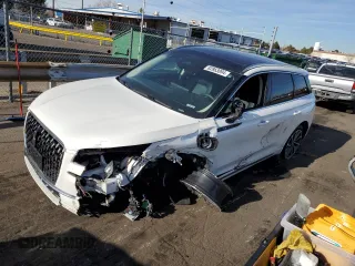 2024 Lincoln Corsair Grand Touring z VIN 5LMTJ5DZ5RUL05699, wystawiony jako Copart lot #82863094 z przebiegiem Nie podano mil oraz Szkoda całkowita • Salvage title. Historia ofert i sprzedaży dostępna na DreamBid. Obrazek 1.