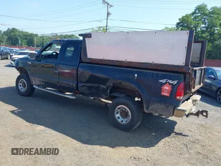 2003 Ford F-250 XL z VIN 3FTNX21L03MB41450, wystawiony jako IAAI lot #42512605 z przebiegiem 219 093 mil mil oraz . Historia ofert i sprzedaży dostępna na DreamBid. Obrazek 3.