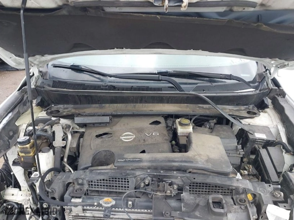 2014 Nissan Pathfinder SV with VIN 5N1AR2MM0EC705675, listed as a IAAI auction lot 41833599 with 153,923 mi miles. Bid and sale history available at carsss.com. Image 10.
