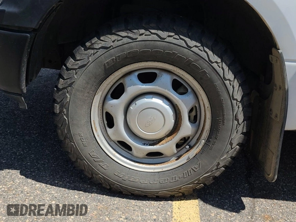 2018 Ford F-150 XL with VIN 1FTMF1EB9JKD38518, listed as a IAAI auction lot 42730627 with 205,804 mi miles and . Bid and sale history available at DreamBid. Image 32.