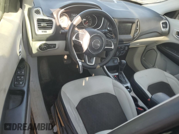 2019 Jeep Compass Latitude z VIN 3C4NJCBB5KT652654, wystawiony jako Copart lot #49722665 z przebiegiem 97 163 mil mil oraz Szkoda całkowita • Salvage title. Historia ofert i sprzedaży dostępna na DreamBid. Obrazek 8.