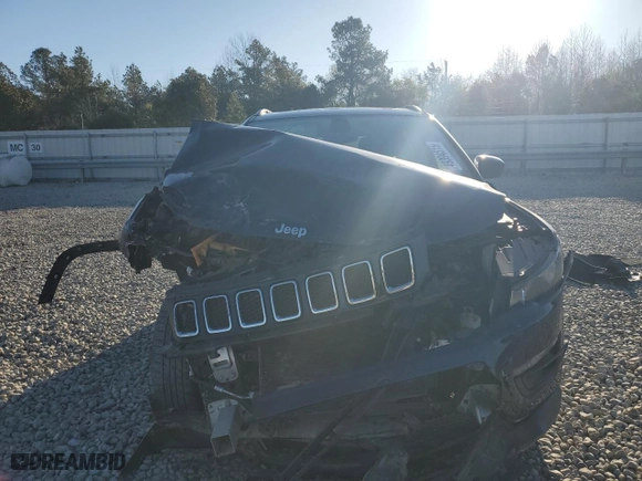 2018 Jeep Compass Latitude with VIN 3C4NJCBB0JT318692, listed as a Copart auction lot 49394515 with 0 mi miles and Salvage Title. Bid and sale history available at carsss.com. Image 5.