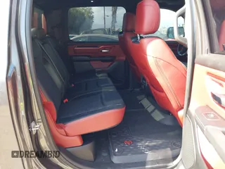 2019 Ram 1500 Rebel z VIN 1C6SRFLT2KN696557, wystawiony jako IAAI lot #42110931 z przebiegiem 81 372 mil mil oraz . Historia ofert i sprzedaży dostępna na DreamBid. Obrazek 8.
