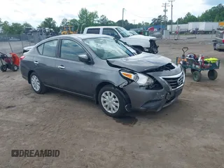 2019 Nissan Versa SV z VIN 3N1CN7AP0KL830165, wystawiony jako IAAI lot #42202888 z przebiegiem 118 260 mil mil oraz . Historia ofert i sprzedaży dostępna na DreamBid. Obrazek 1.