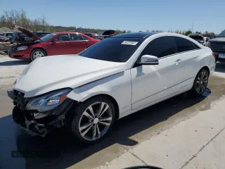 2016 Mercedes-Benz E 400 with VIN WDDKJ6FB4GF332182, listed as a Copart auction lot 52546835 with 141,910 mi miles and Clean title. Bid and sale history available at DreamBid. Image 1.