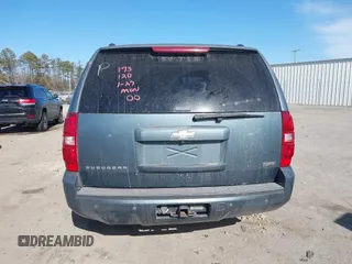 2008 Chevrolet Suburban LTZ z VIN 1GNFC160X8R173120, wystawiony jako IAAI lot #41422800 z przebiegiem 240 167 mil mil oraz . Historia ofert i sprzedaży dostępna na DreamBid. Obrazek 16.