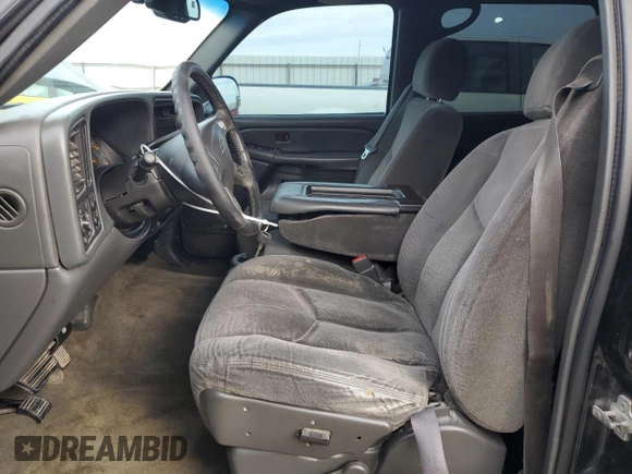 2005 Chevrolet Silverado 1500 LS z VIN 2GCEC13T451108111, wystawiony jako Copart lot #46171995 z przebiegiem 236 567 mil mil oraz Szkoda całkowita • Salvage title. Historia ofert i sprzedaży dostępna na DreamBid. Obrazek 7.