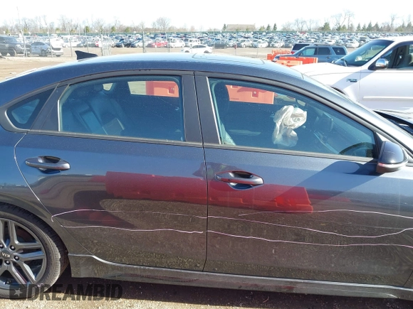 2020 Kia Forte GT-Line with VIN 3KPF34AD0LE256192, listed as a IAAI auction lot 39151103 with 188,545 mi miles. Bid and sale history available at carsss.com. Image 13.