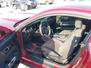 2017 Ford Mustang V6 z VIN 1FA6P8AMXH5226346, wystawiony jako IAAI lot #42400457 z przebiegiem 147 953 mil mil oraz . Historia ofert i sprzedaży dostępna na DreamBid. Obrazek 5.
