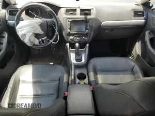 2013 Volkswagen Jetta SE with VIN 3VWDP7AJ8DM449097, listed as a Copart auction lot 62155135 with 130,266 mi miles and Salvage title. Bid and sale history available at DreamBid. Image 8.