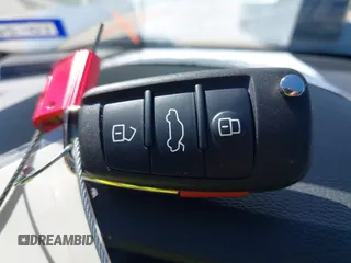 2024 Audi Q3 S line Premium Plus z VIN WA1EECF32R1141891, wystawiony jako IAAI lot #41668111 z przebiegiem 1426 mil mil oraz . Historia ofert i sprzedaży dostępna na DreamBid. Obrazek 11.