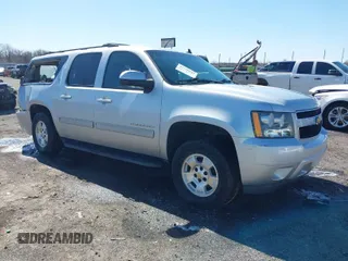 2012 Chevrolet Suburban LT with VIN 1GNSKJE73CR134880, listed as a IAAI auction lot 41748869 with 186,186 mi miles. Bid and sale history available at carsss.com. Image 1.