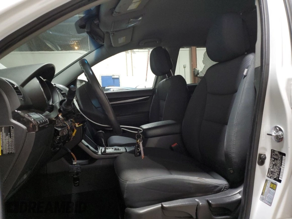 2012 Kia Sorento LX with VIN 5XYKTCA64CG301745, listed as a Copart auction lot 82380944 with 131,528 mi miles and Clean Title. Bid and sale history available at DreamBid. Image 7.