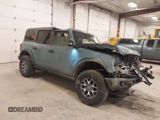 2022 Ford Bronco z VIN 1FMEE5DP8NLB54954, wystawiony jako IAAI lot #42038688 z przebiegiem 45 182 mil mil oraz . Historia ofert i sprzedaży dostępna na DreamBid. Obrazek 1.