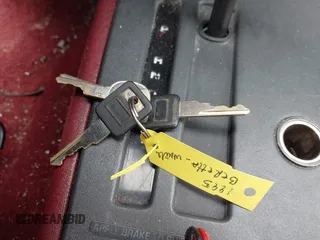 1995 Chevrolet Beretta z VIN 1G1LV15M5SY120146, wystawiony jako IAAI lot #41950467 z przebiegiem 173 112 mil mil oraz . Historia ofert i sprzedaży dostępna na DreamBid. Obrazek 11.