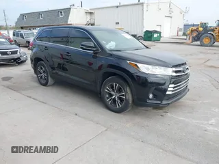 2019 Toyota Highlander LE with VIN 5TDZZRFH2KS295875, listed as a IAAI auction lot 42271528 with 92,005 mi miles and . Bid and sale history available at DreamBid. Image 1.