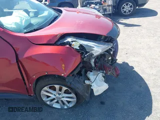 2015 Nissan Juke SV z VIN JN8AF5MR4FT501400, wystawiony jako IAAI lot #41960877 z przebiegiem 164 085 mil mil oraz . Historia ofert i sprzedaży dostępna na DreamBid. Obrazek 14.