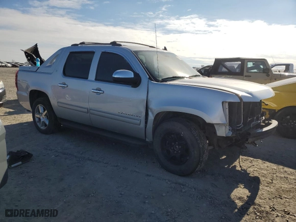 2012 Chevrolet Avalanche LT with VIN 3GNTKFE71CG150951, listed as a Copart auction lot 41843935 with 147,356 mi miles and Salvage Title. Bid and sale history available at carsss.com. Image 4.