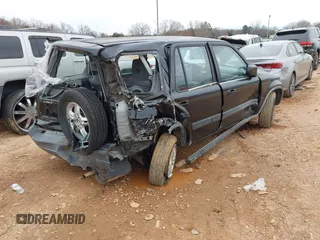 1998 Honda CR-V EX with VIN JHLRD186XWC085076, listed as a IAAI auction lot 41601344 with 264,810 mi miles. Bid and sale history available at carsss.com. Image 4.
