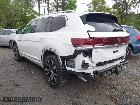 2024 Volkswagen Atlas SEL Premium R-Line with VIN 1V2FR2CA0RC598455, listed as a IAAI auction lot 42060180 with 2,865 mi miles and . Bid and sale history available at DreamBid. Image 14.