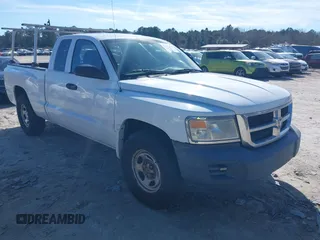 2008 Dodge Dakota ST with VIN 1D7HW22K88S511179, listed as a IAAI auction lot 41581284 with 165,351 mi miles. Bid and sale history available at carsss.com. Image 1.