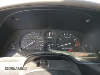 1996 Ford Thunderbird LX z VIN 1FALP62W7TH119284, wystawiony jako Copart lot #71701084 z przebiegiem 239 462 mil mil oraz Szkoda całkowita • Salvage title. Historia ofert i sprzedaży dostępna na DreamBid. Obrazek 9.