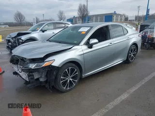 2020 Toyota Camry SE with VIN 4T1G11AK0LU978895, listed as a IAAI auction lot 41686039 with 106,413 mi miles. Bid and sale history available at carsss.com. Image 2.