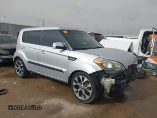 2013 Kia Soul with VIN KNDJT2A59D7764024, listed as a IAAI auction lot 41825605 with 175,339 mi miles. Bid and sale history available at carsss.com. Image 1.