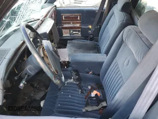 1992 Cadillac Brougham z VIN 1G6DW54E6NR709623, wystawiony jako Copart lot #78206534 z przebiegiem Nie podano mil oraz Nie do naprawy. Historia ofert i sprzedaży dostępna na DreamBid. Obrazek 7.