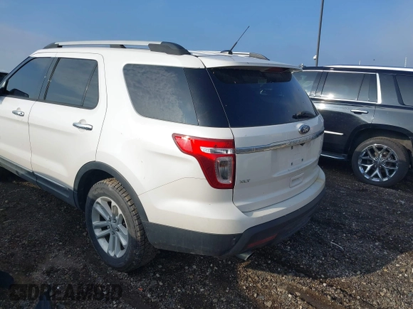 2013 Ford Explorer XLT with VIN 1FM5K7D97DGC88108, listed as a IAAI auction lot 42180147 with 156,905 mi miles and . Bid and sale history available at carsss.com. Image 3.